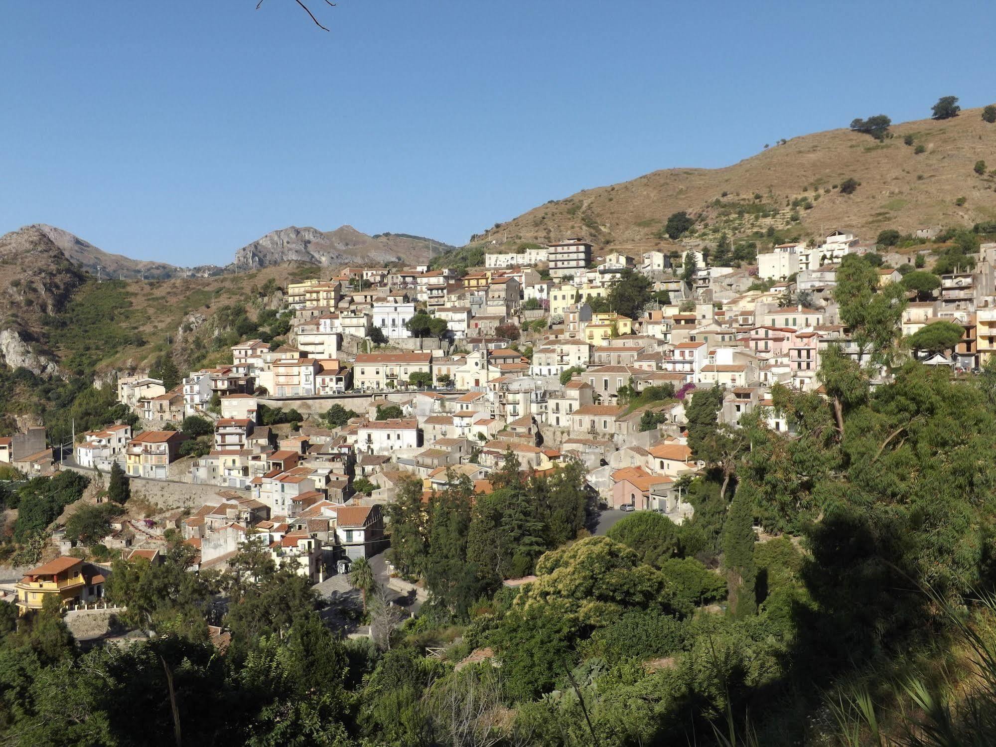 Albergo Diffuso Borgo Gallodoro Exterior photo